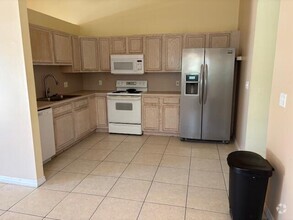 Building Photo - 380 3rd St