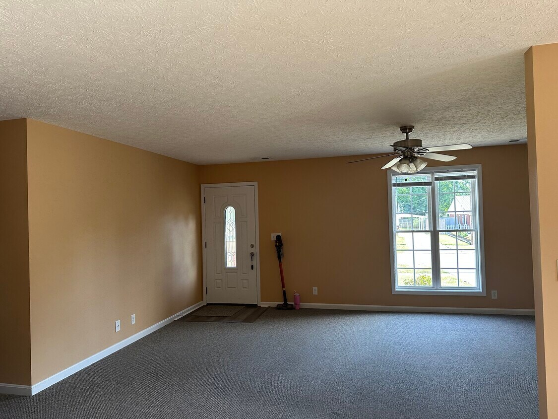 Foto del edificio - 5103 Constance Dr