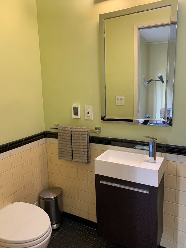 Building Photo - Charming remodeled bungalow near lots of s...