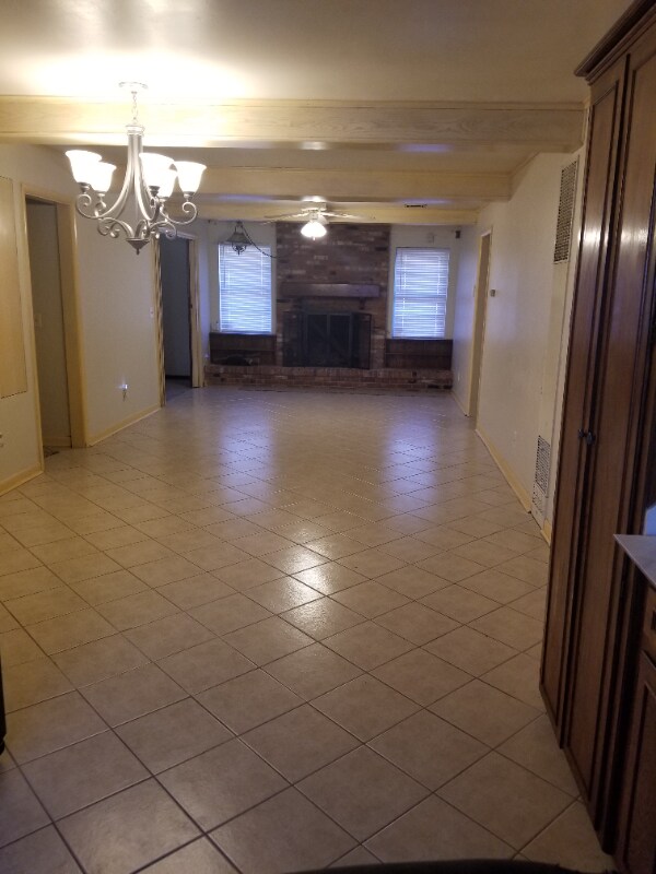 Foto del edificio - 10745 Whitehaven Rd