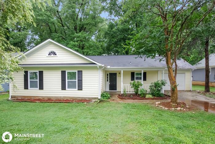 Primary Photo - 7910 Lindfield Ct, Charlotte, NC 28227