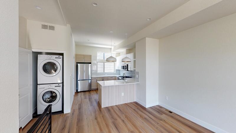 Foto principal - 2572 S Delaware St