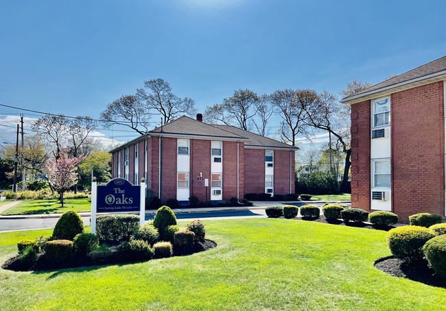 Foto del edificio - The Oaks