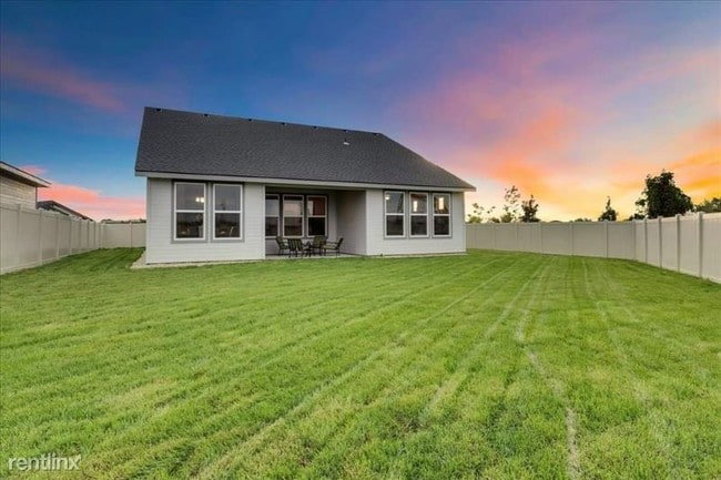 Building Photo - 3 br, 2 bath House - 4049 S Lava Springs Loop
