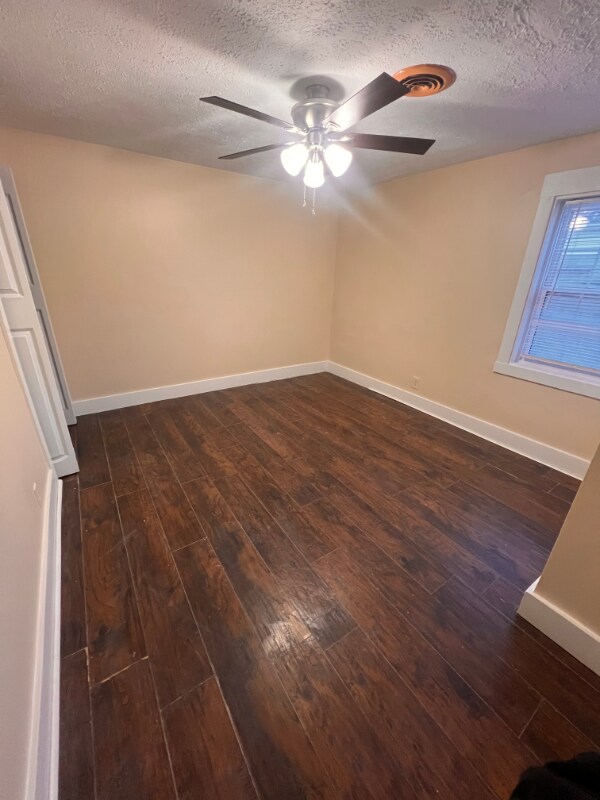 Foto del edificio - 114 Kibbey Ave