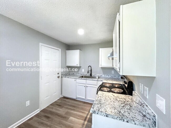 Foto del edificio - 5014 Shubert Cove