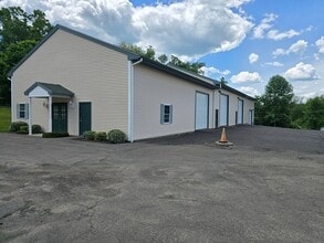 Building Photo - 443 Fairwood Rd