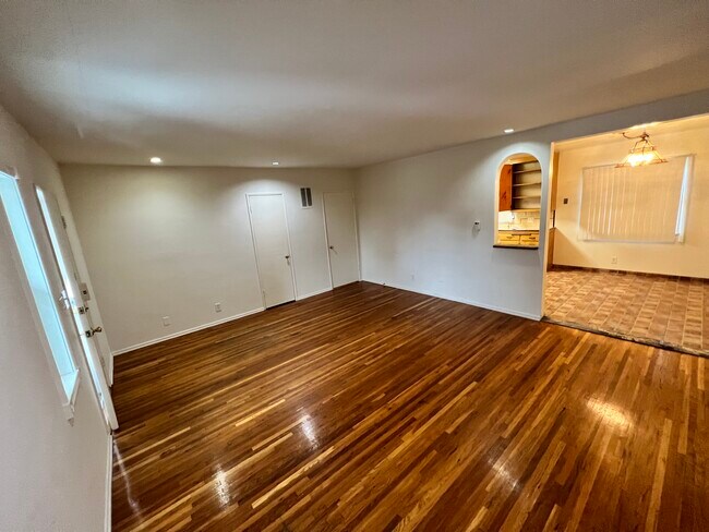Foto del edificio - 14722 Magnolia Blvd
