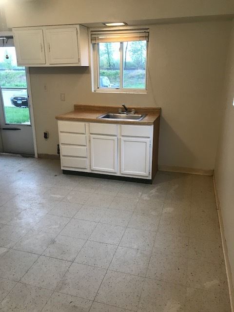 Building Photo - 5970 Glenway Dr