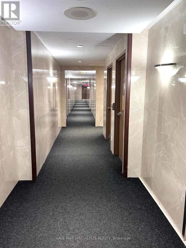 Photo du bâtiment - 135 Hillcrest Ave