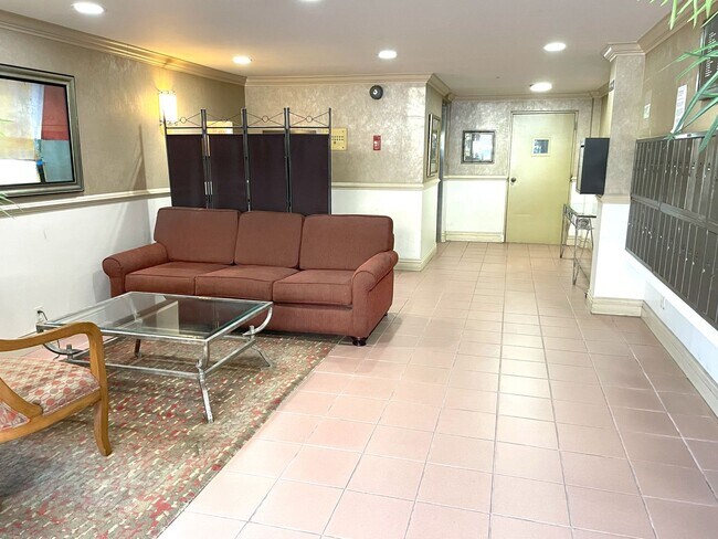 Foto del edificio - MARINA DEL REY 2 BED + OFFICE/BONUS ROOM, ...