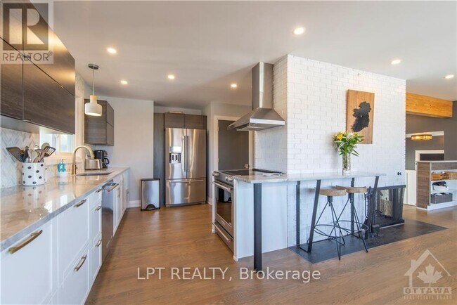 Photo du bâtiment - 658 Sherbourne Rd