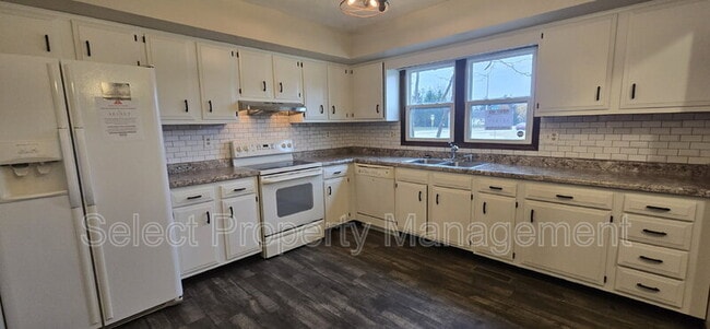 Building Photo - 3519 Shoaff Park River Dr