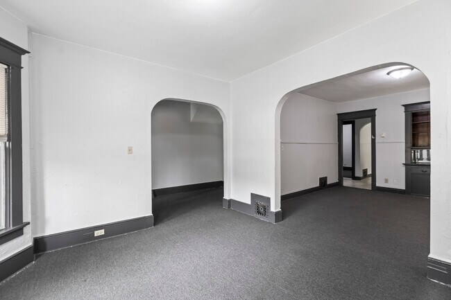 sala de estar 2 - 2514 N Oakland Ave