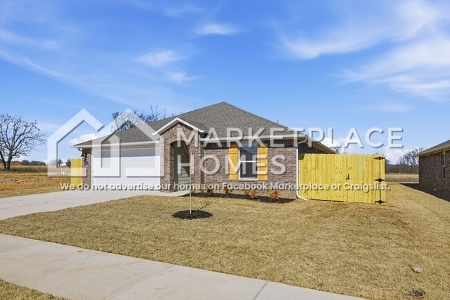 Building Photo - 3040 Laredo Ln
