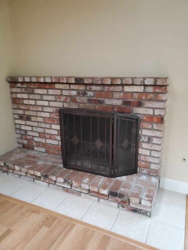 Foto del edificio - 3 bedroom 2 bath with Pool Off of Oakdale Road