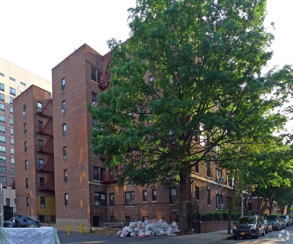 Primary Photo - 15501 90th Ave