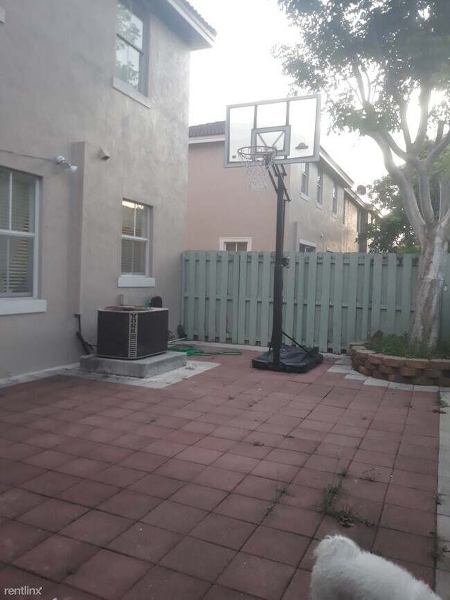 Foto del edificio - 4 br, 3.5 bath House - 13825 SW 275th St