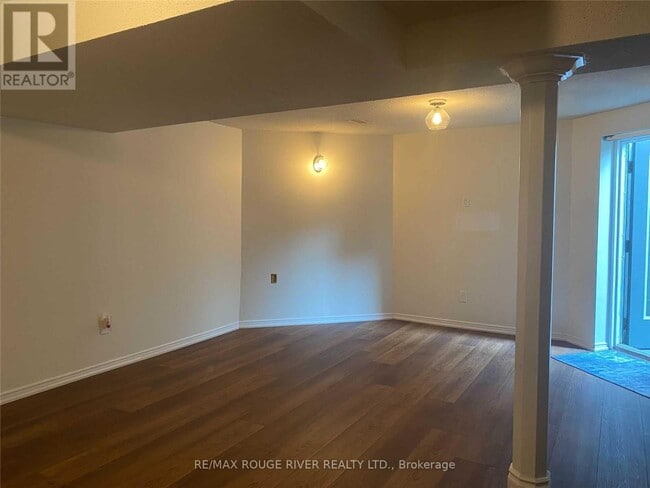 Building Photo - 35 Meekings Dr