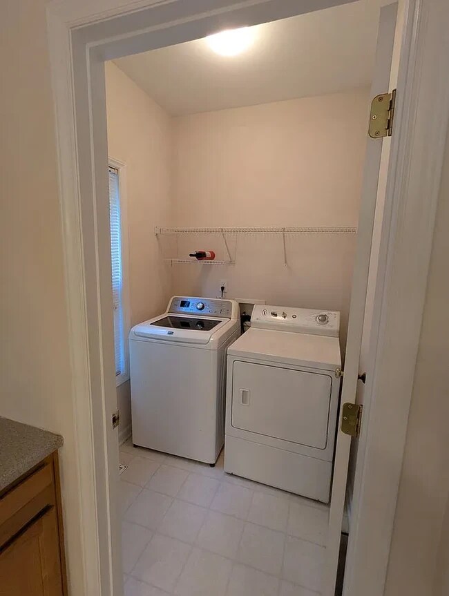 Foto del edificio - 203 Christine Ct