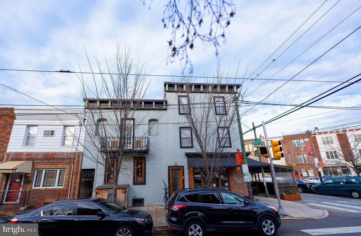 Primary Photo - 1100 Tasker St
