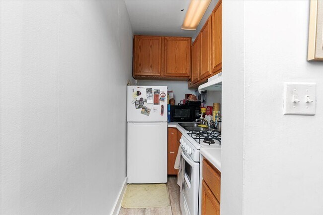 Foto del edificio - 3727 N Pine Grove Ave