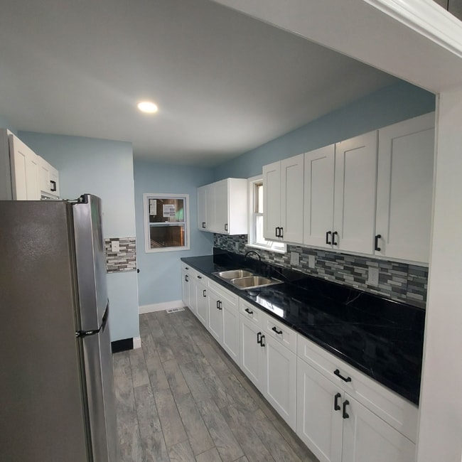 Foto del edificio - 16 E Charlotte Ave