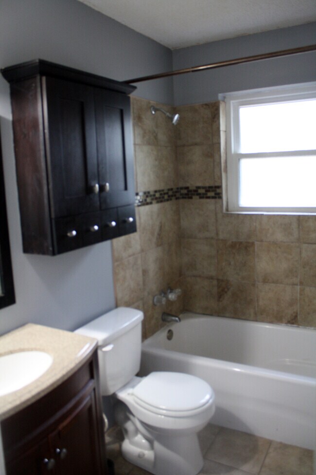 Baño - 2555 Eastbrook Dr