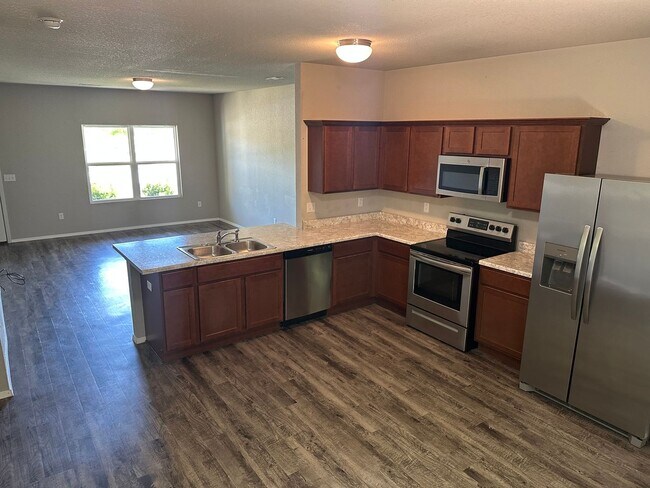 Foto del edificio - 5110 W Claxton Cir