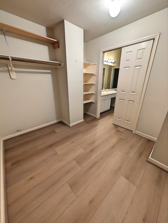 Building Photo - 18927 Hikers Trail Dr