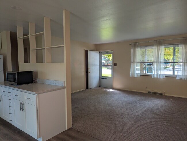 Foto del edificio - Super location in Martin Acres Neighborhood!