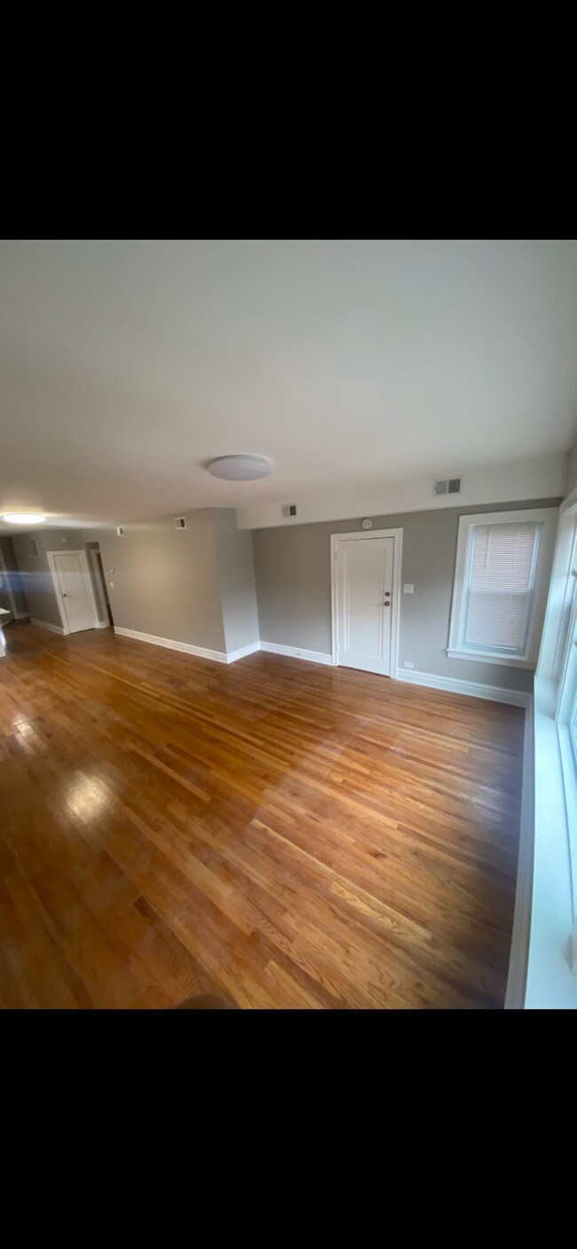 Building Photo - 4512 N Kasson Ave