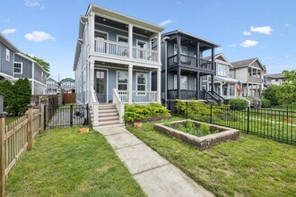 Building Photo - 6216B California Ave