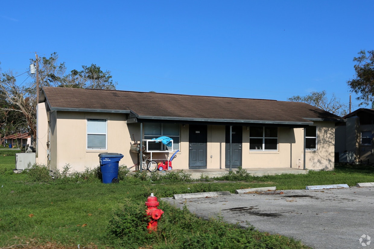 Oceola Center Housing 1204 NW Avenue L Ter Belle Glade, FL