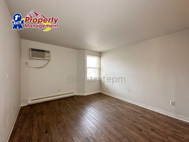 Building Photo - 1681 N Laurel St