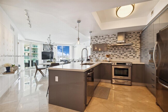 Foto del edificio - 200 Sunny Isles Blvd