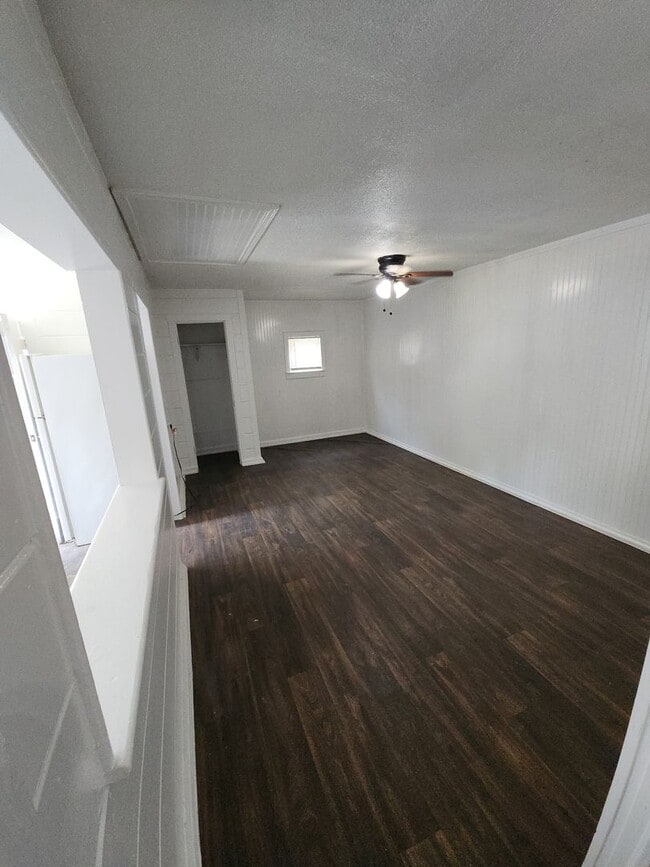 Building Photo - 1408 W Morton St