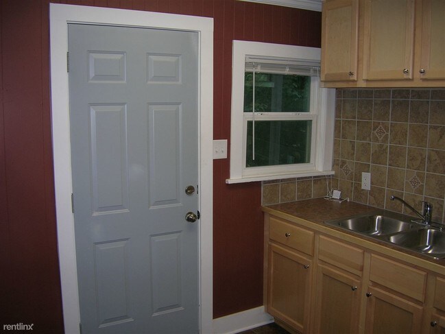 Building Photo - 1556 Broadway Ave NW