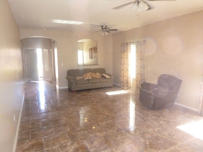 Foto del edificio - Great 3 bedroom, 2 bath in Arizona City