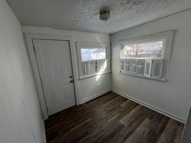 Foto del edificio - 556 Southwood Ave