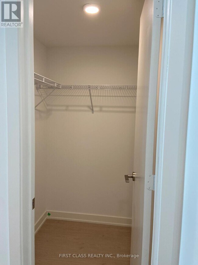 Photo du bâtiment - 65 Mutual St