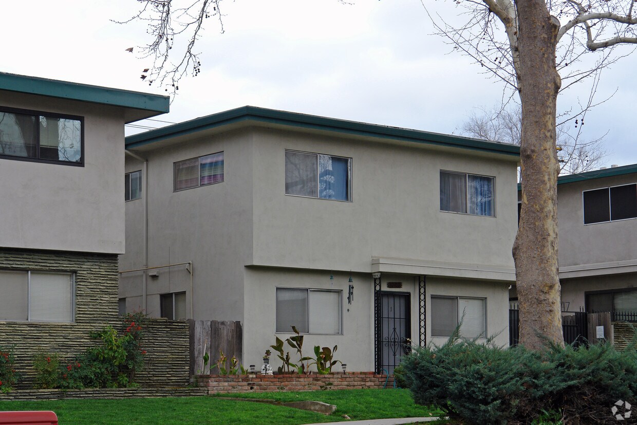 Building Photo - 2247 2nd Ave