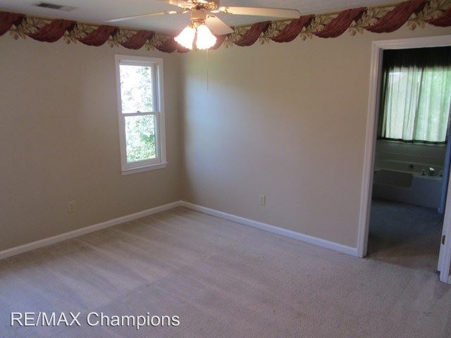 Building Photo - 7117 Midland Chase Loop