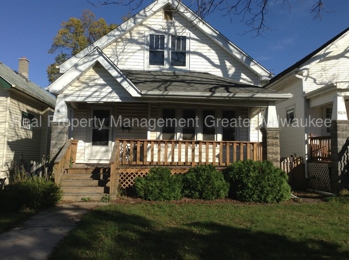 Primary Photo - Great West Allis Single Family Home