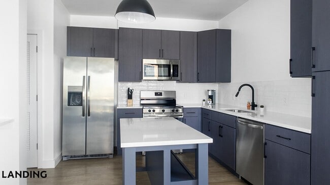 Building Photo - 1007 S Mint St