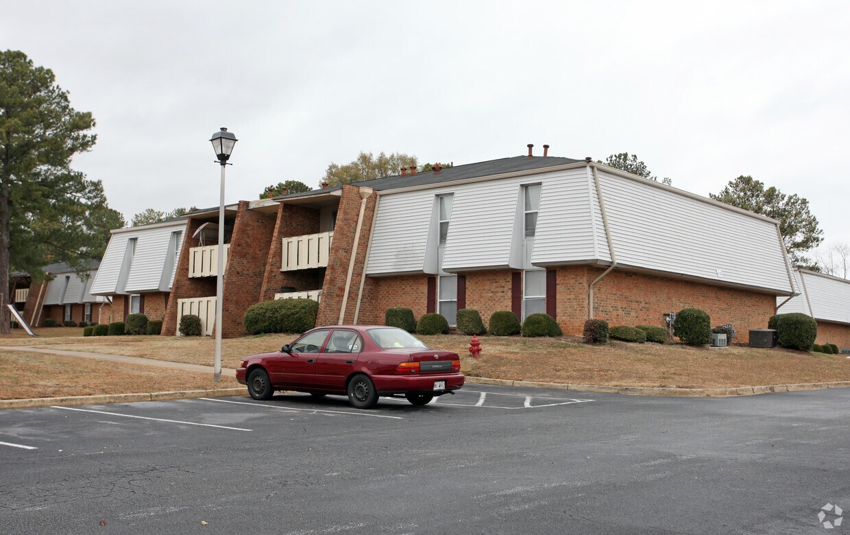 Moss Creek Apartments Riverdale, GA