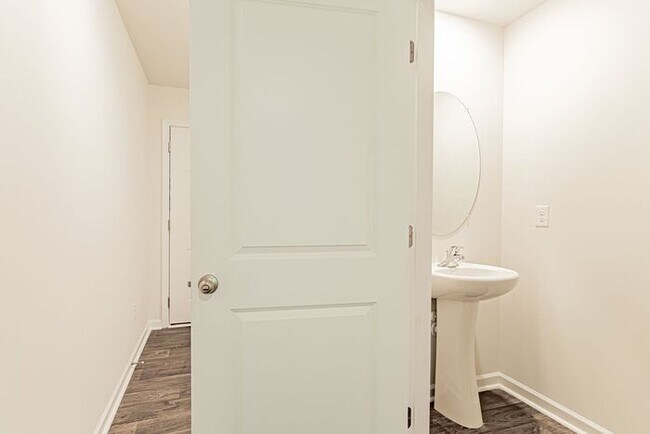 Foto del edificio - Brand New Townhouse in Spartanburg
