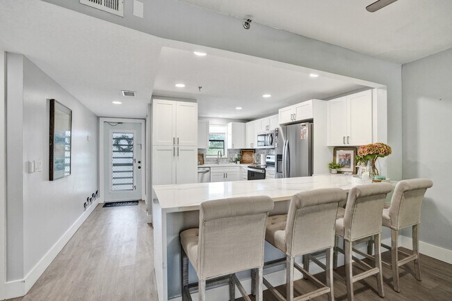 Foto del edificio - 2400 Deer Creek Country Club Blvd