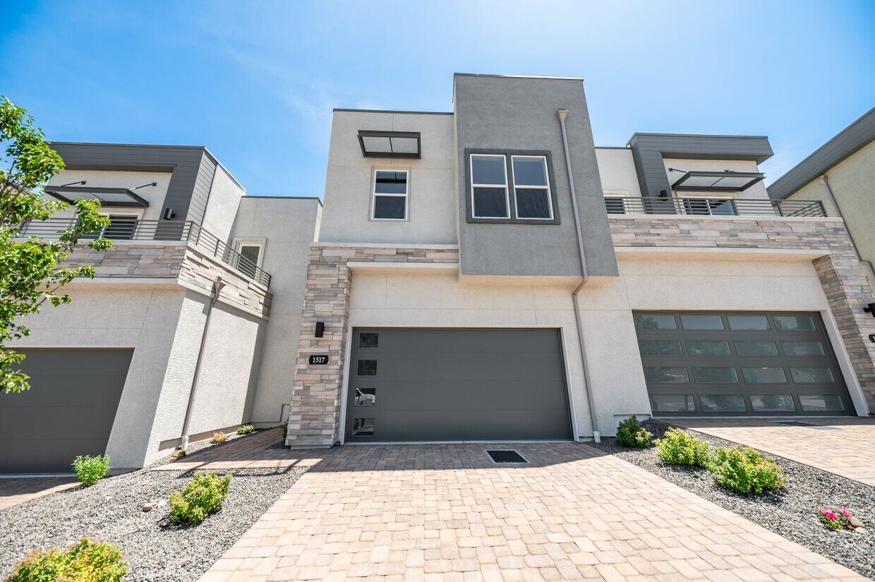 Foto principal - Immaculate New Build Just Steps from Laker...