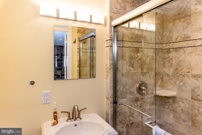 Foto del edificio - 101 Wooded Ln